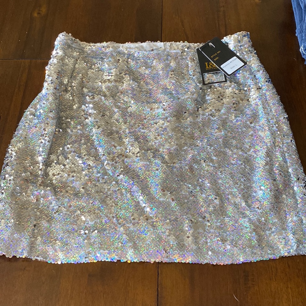 Lucky and blessed size L short skirt
